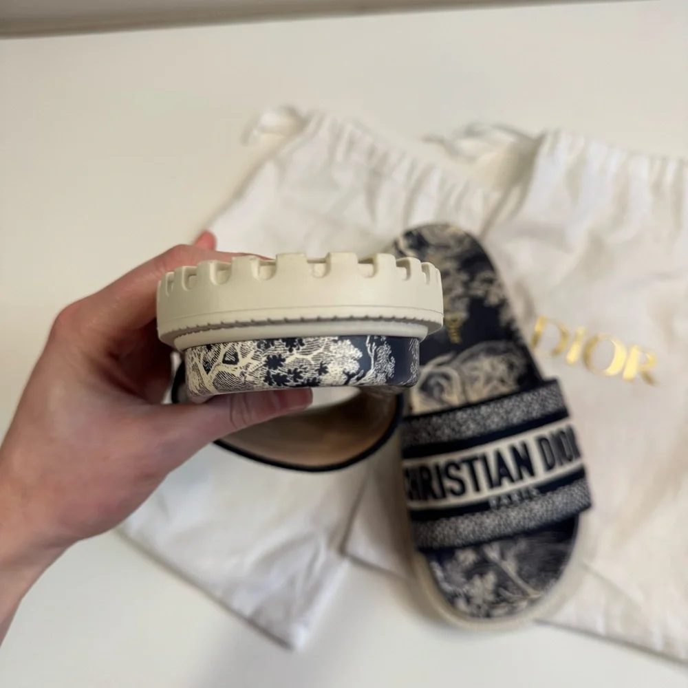 Christian Dior Dway Navy and Cream Slides Sandals - Picture 10 of 16